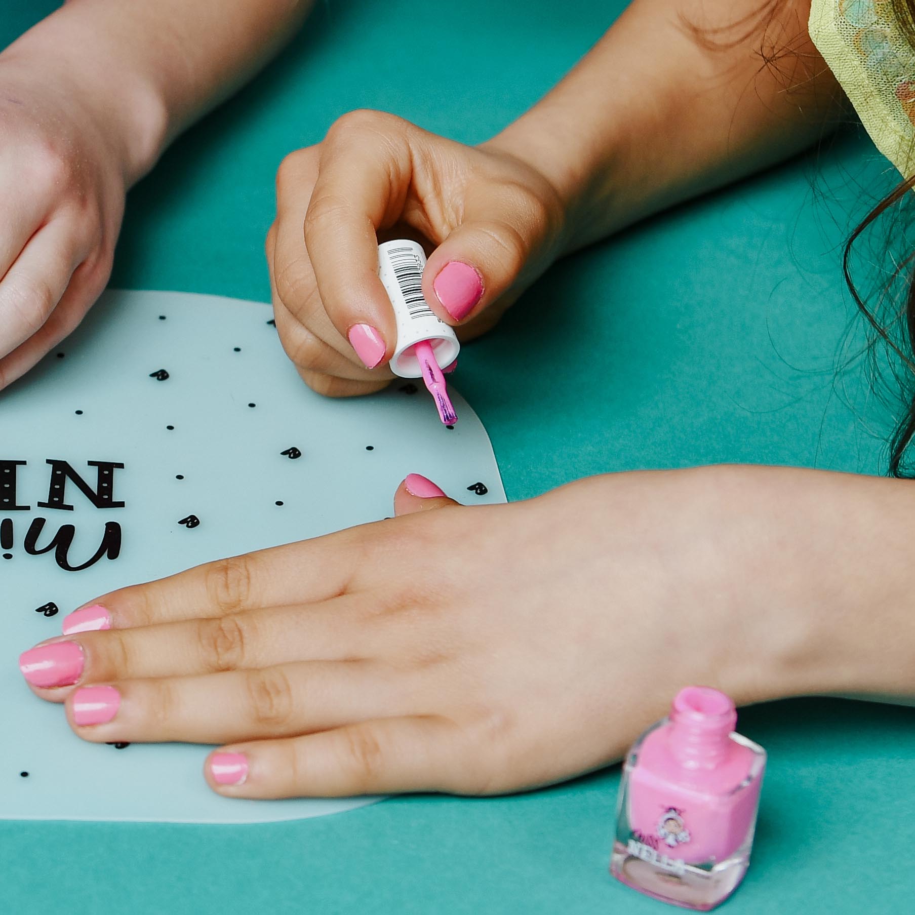 Miss Nella - Koraalroze Glanzende Afbladerbare Nagellak