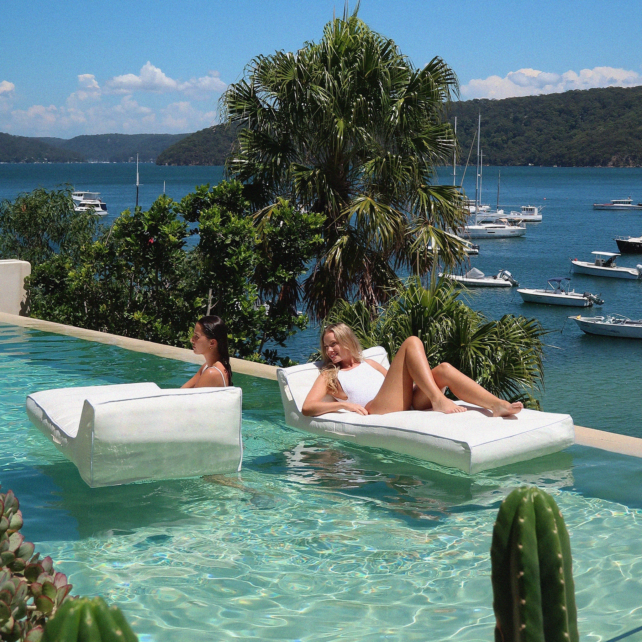 Sunnylife - Luxe Opblaasbaar Strand- en Zwembadbed