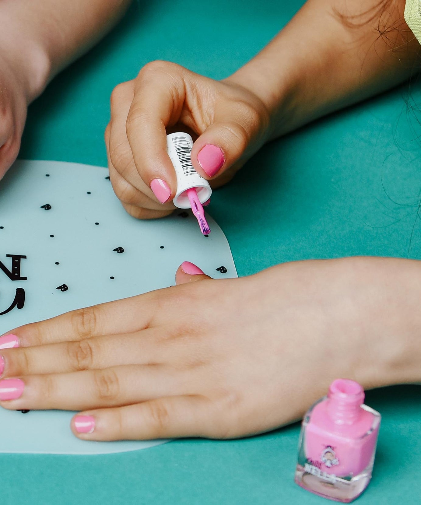 Miss Nella - Koraalroze Glanzende Afbladerbare Nagellak