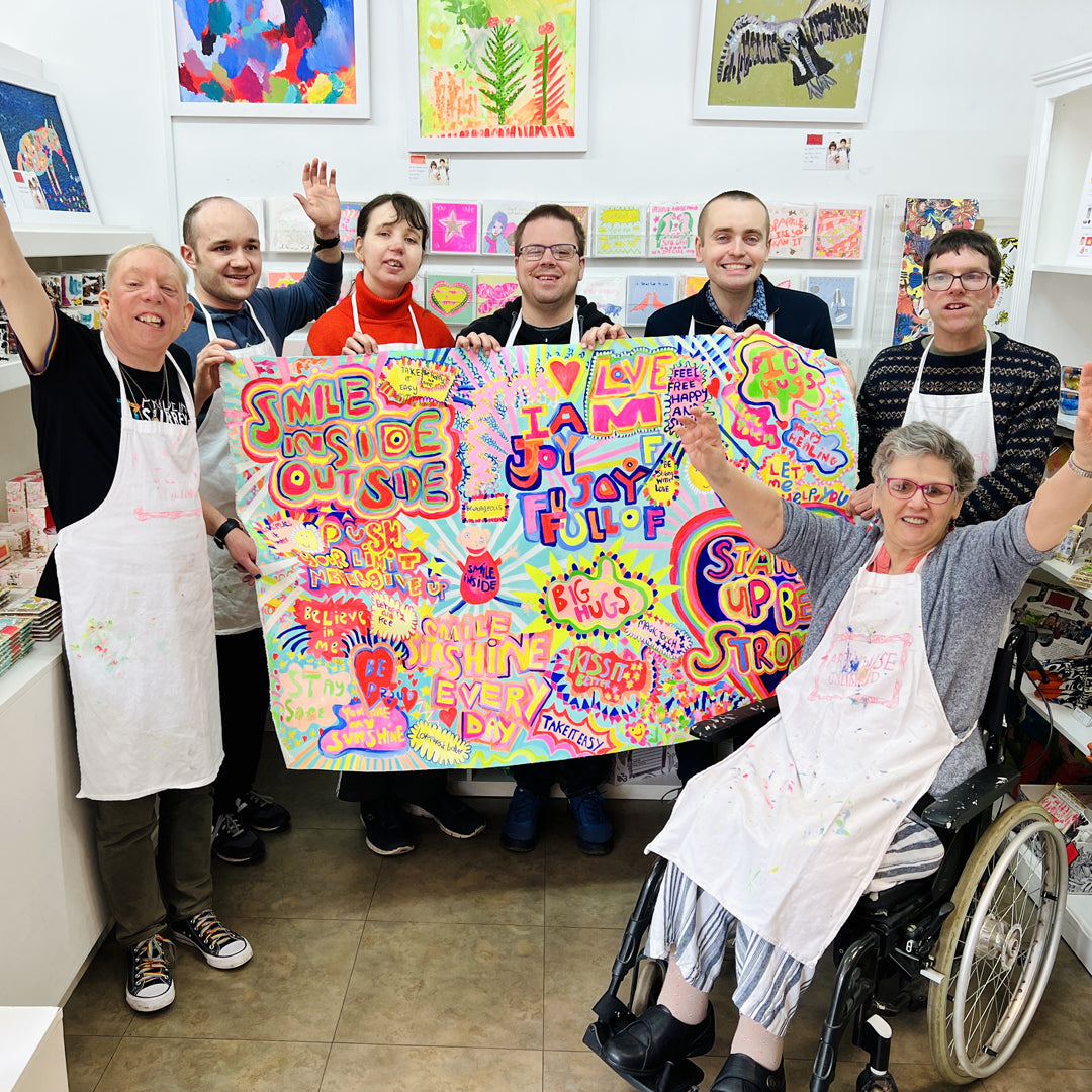 Portico Designs - Arthouse Unlimited Vrolijke Gevulde Doos Balpen