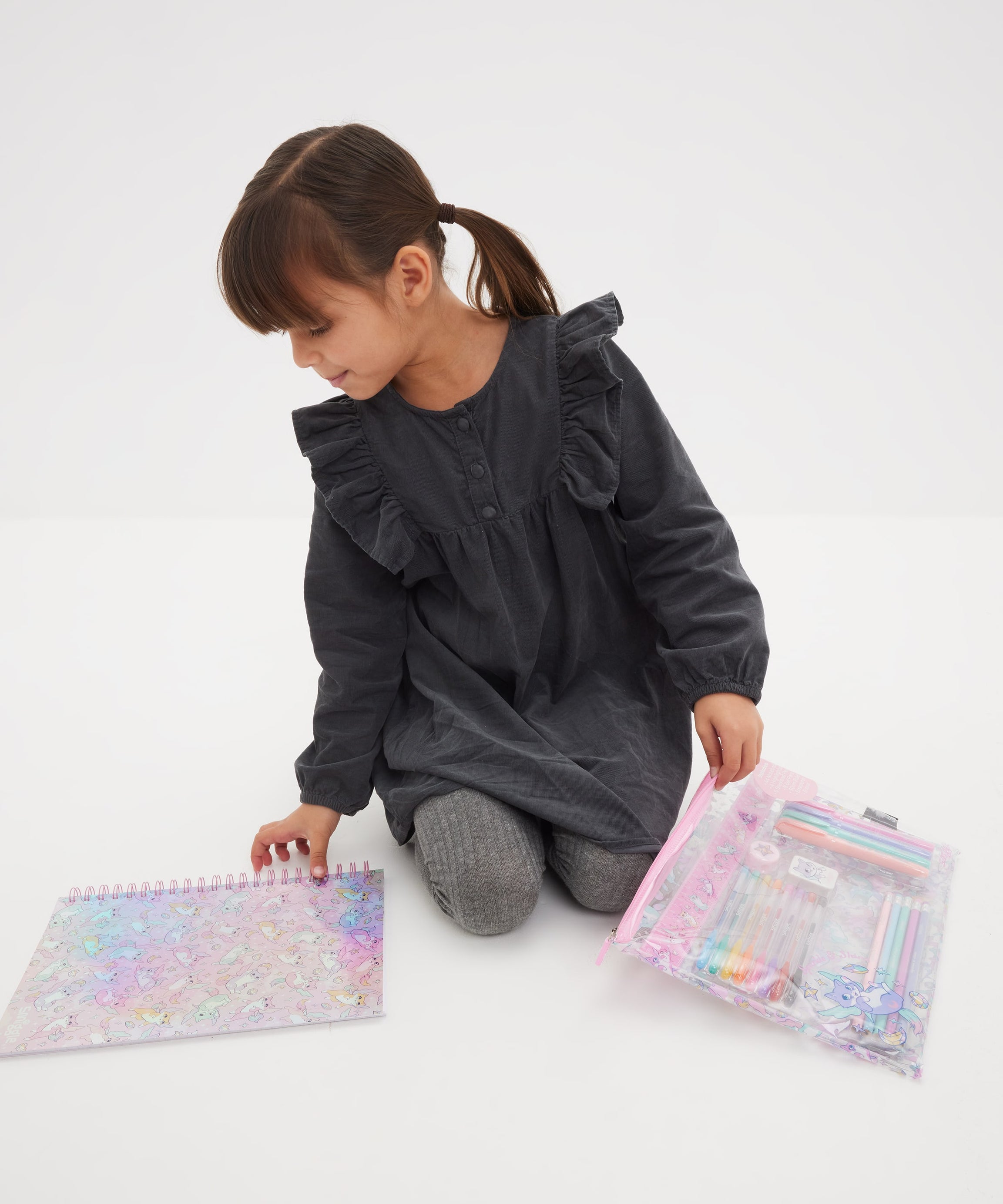 Smiggle - Happy Tales 22 Parça Dev Kırtasiye Seti - Dinossi