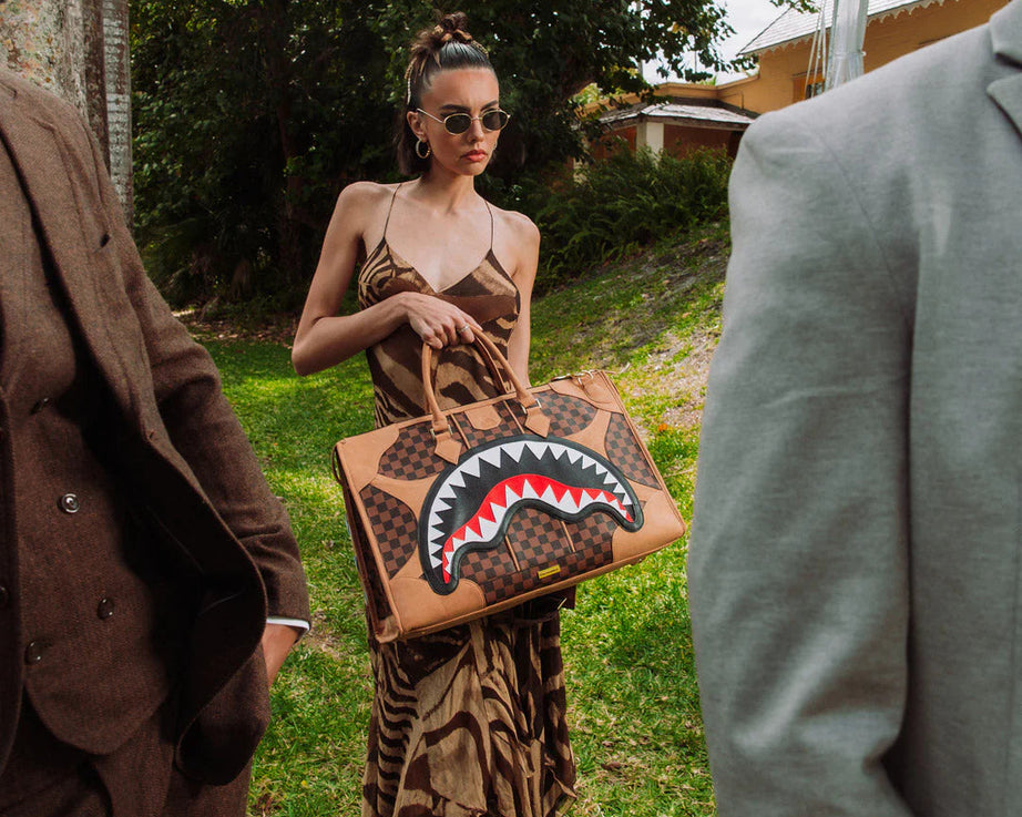 Sprayground - Hennyville Piramide Duffle Tas