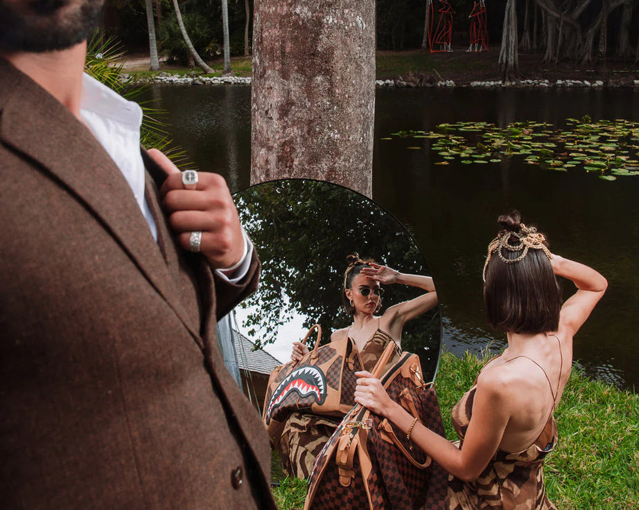 Sprayground - Hennyville Piramide Duffle Tas