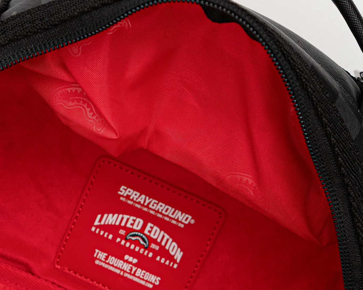 Sprayground - Snoopy Top Shark Money Dlxsv Rugzak