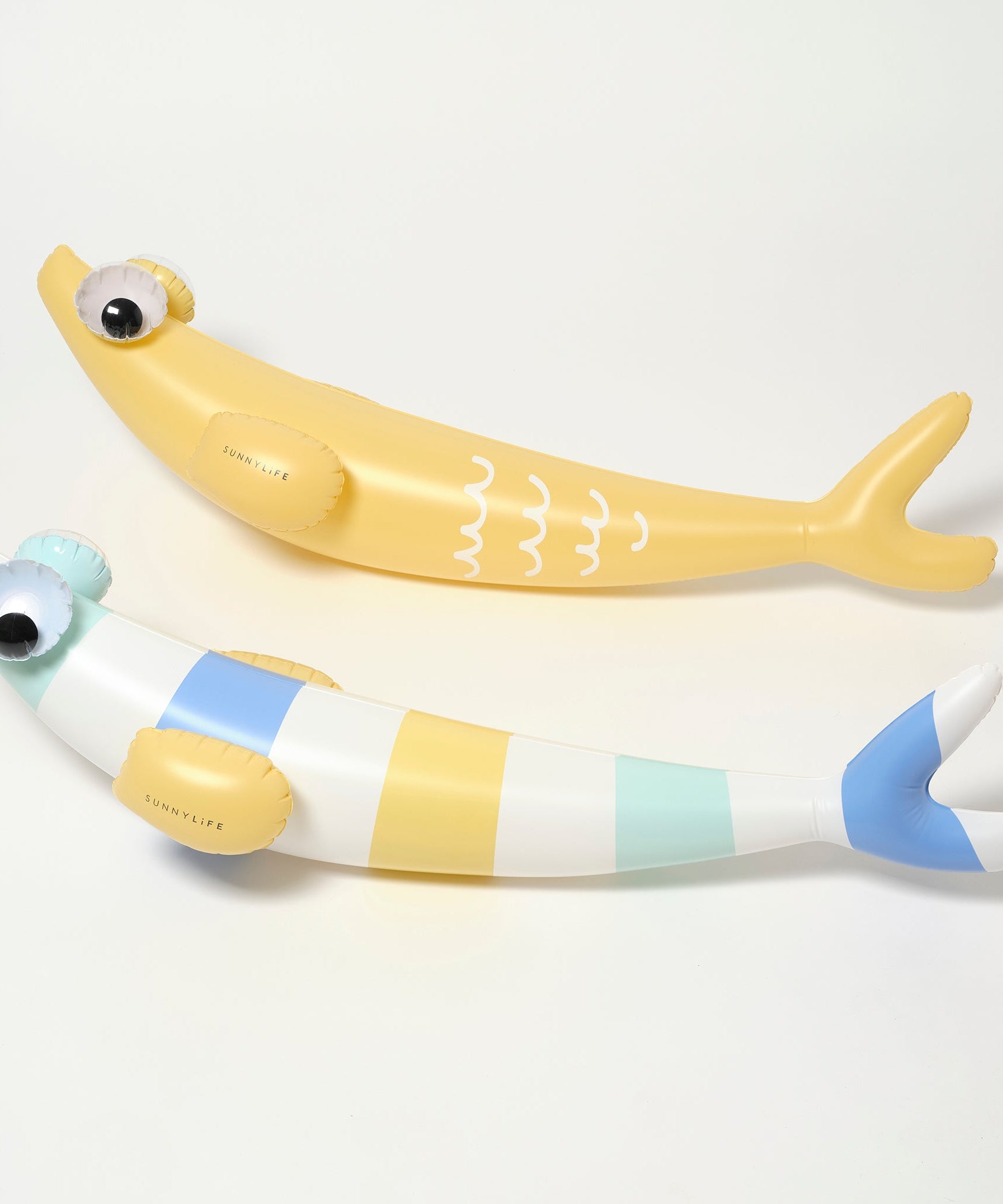 Sunnylife - Balık Finn Opblaasbare Zee- en Zwembadzwemaccessoire