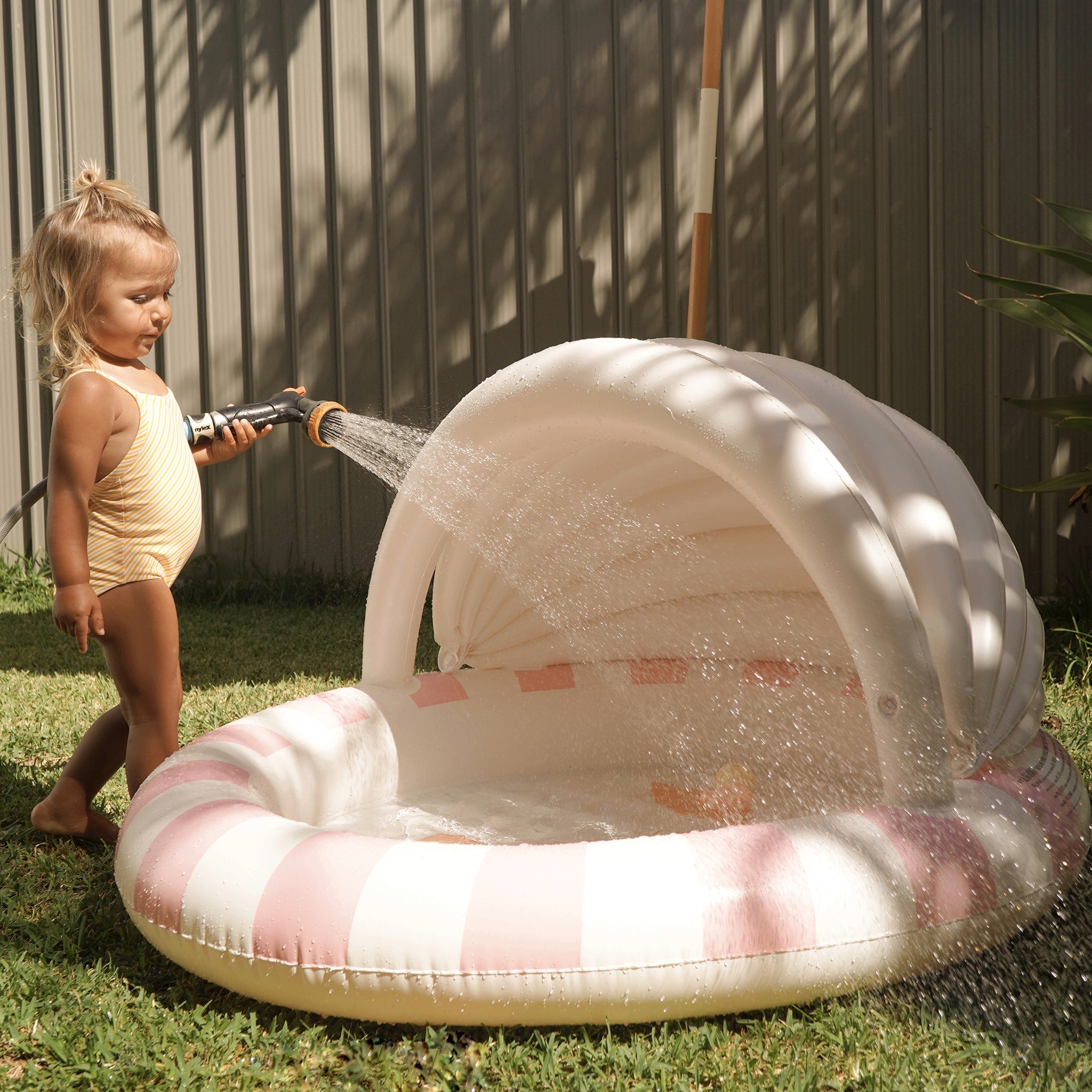 Sunnylife - Suikerspin Kinderzwembad met Zonnescherm