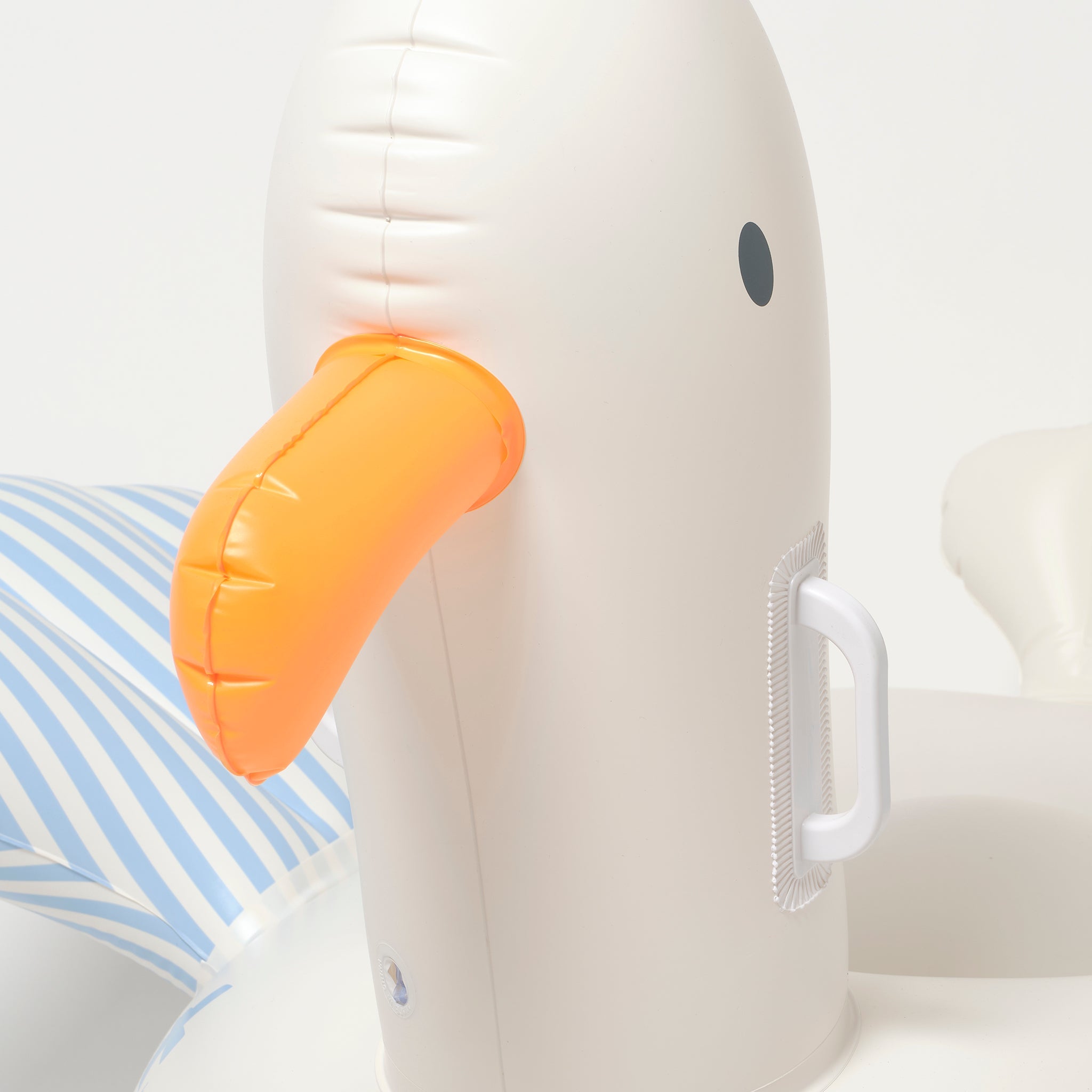 Sunnylife - Sammy Meeuw Opblaasbaar Zwem- en Zwembad Kinderbed